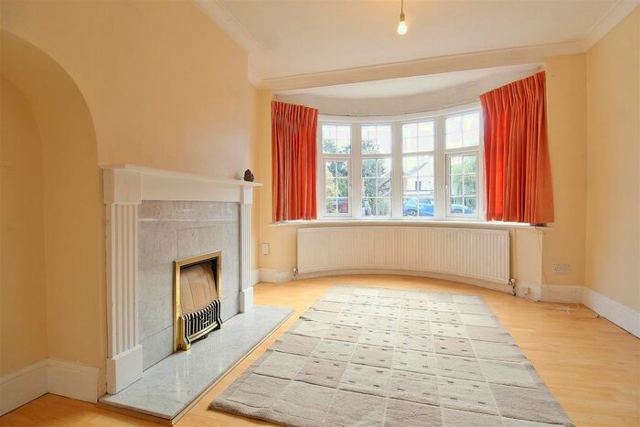 3 Bedroom Semi-Detached House To Rent In Riverside Walk, Isleworth, TW7