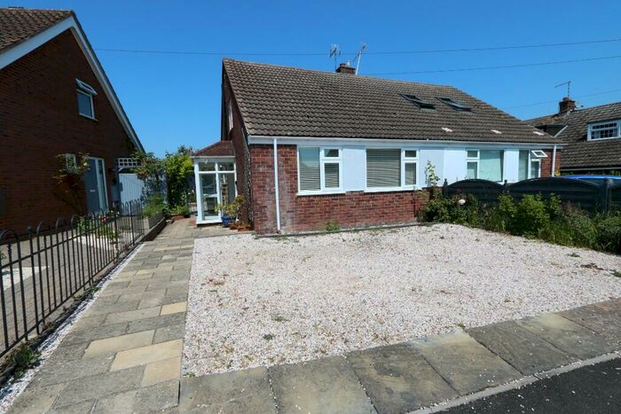 2 Bedroom Bungalow To Rent In Court Close, CV33