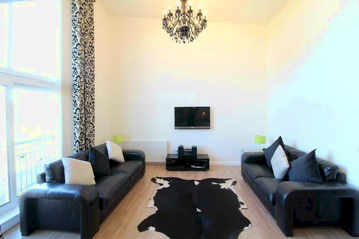 2 Bedroom Flat To Rent In Queens Crescent, Top Floor, AB15
