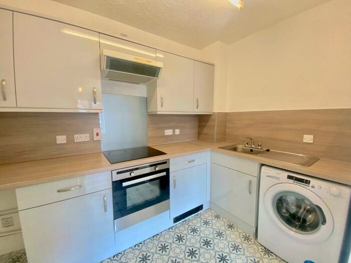 2 Bedroom Flat To Rent In Riverside Steps, St. Annes Park, Bristol, BS4