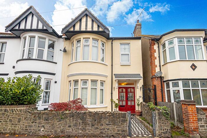 4 Bedroom Semi Detached House For Sale In Rockleigh Avenue, Leigh-On-Sea, SS9