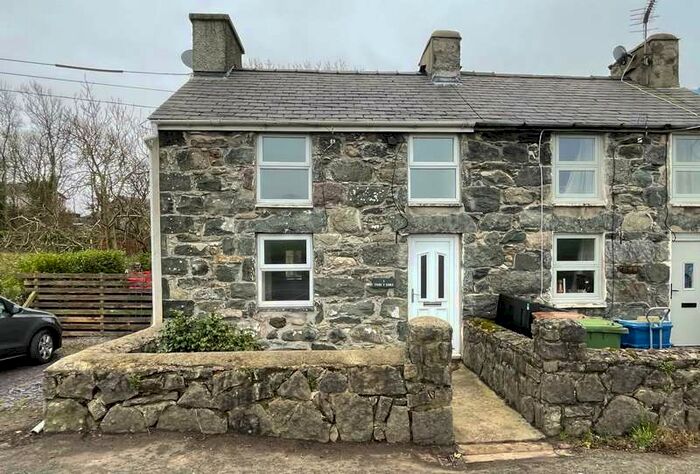 2 Bedroom Semi-Detached House For Sale In Tros Y Gors, Llanrug, Caernarfon, LL55