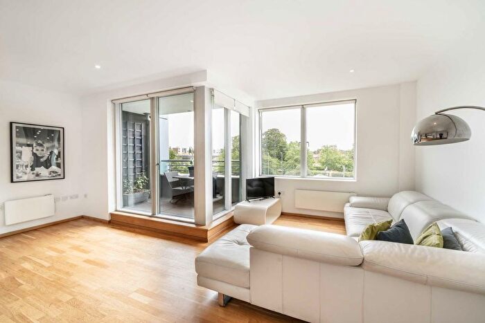 2 Bedroom Flat To Rent In Bardolph Road, Richmond, TW9