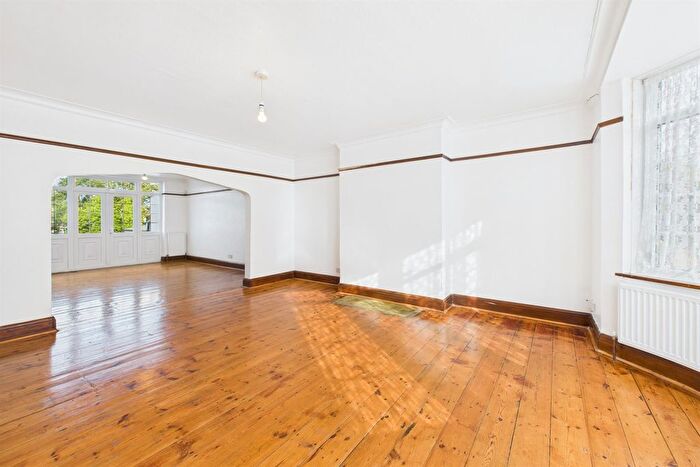 3 Bedroom Terraced House To Rent In Pollards Hill North, Norbury, SW16