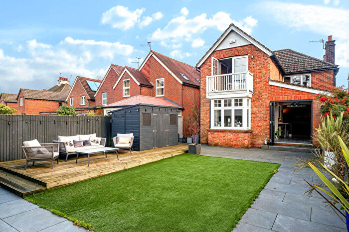 3 Bedroom House For Sale In New Road, Haslemere, GU27