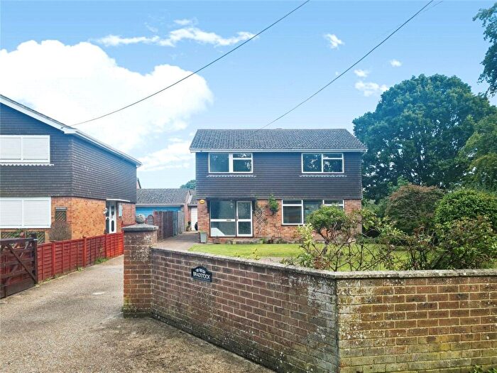 4 Bedroom Detached House For Sale In Cooks Lane, Calmore, Southampton, Hampshire, SO40