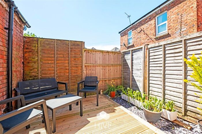 2 Bedroom Flat For Sale In Capstone Road, Charminster, BH8