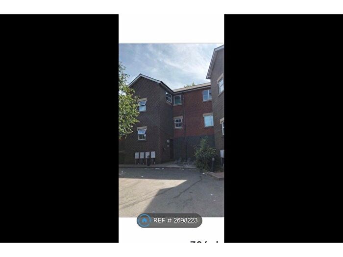 1 Bedroom Flat To Rent In Earls Court, Walsall, WS1