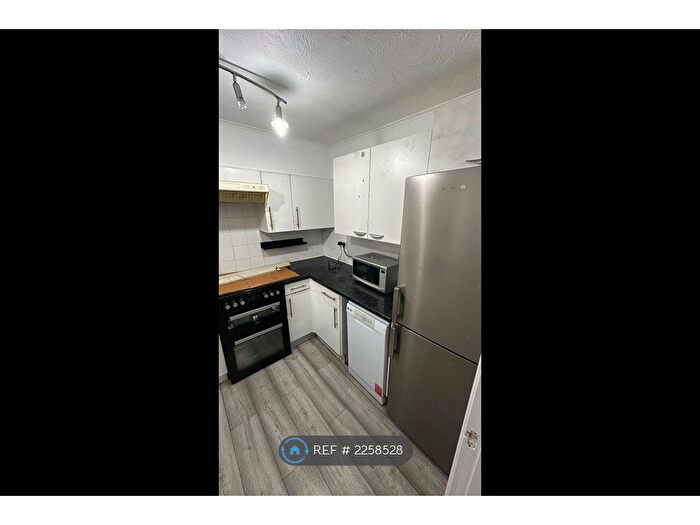 2 Bedroom Flat To Rent In Conifer Way, Wembley, HA0