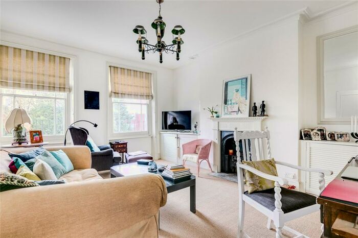 2 Bedroom Apartment To Rent In Nightingale Lane, London, SW12