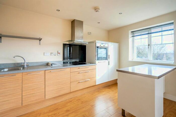 2 Bedroom Flat To Rent In Weald Close, Birch Close, Huntington, YO31