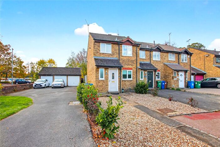 3 Bedroom End Of Terrace House For Sale In Cross Gates Close, Martins Heron, Bracknell, Berkshire, RG12