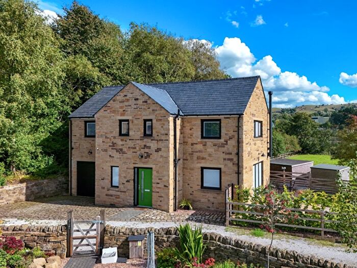 3 Bedroom Detached House For Sale In Greenfield Road, Colne, Pendle, BB8