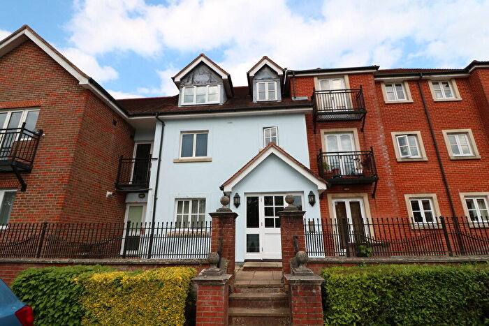 2 Bedroom Apartment To Rent In Horsham Road, Dorking, RH4
