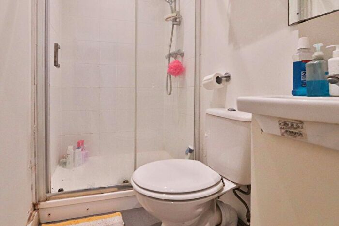 3 Bedroom End Of Terrace House For Sale In Beverley Road, New Malden, KT3