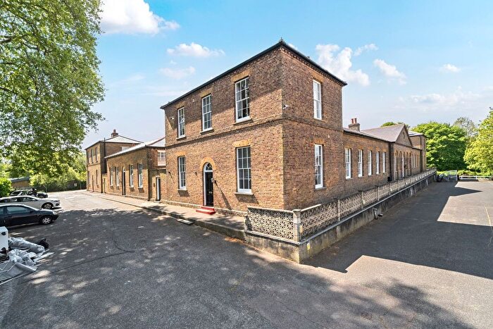 2 Bedroom Flat For Sale In Repository Road, Woolwich, London, SE18
