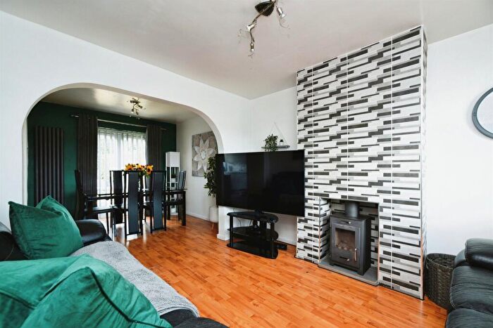 3 Bedroom Terraced House For Sale In Buckhurst Crescent, Swindon, SN3