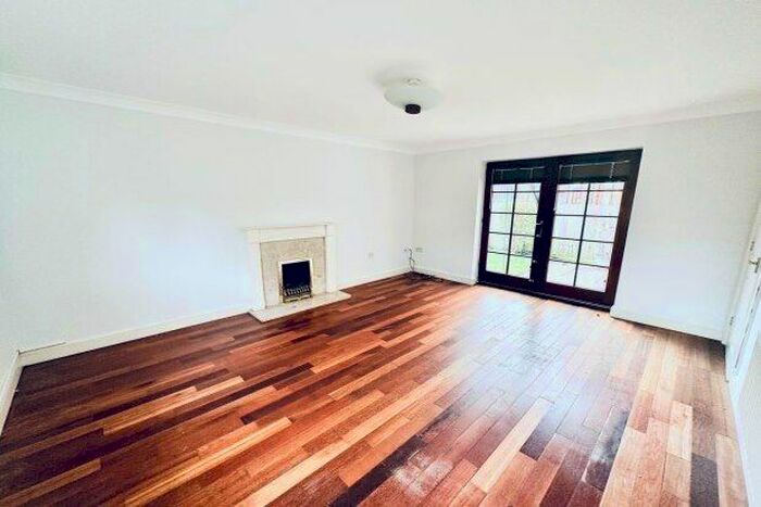 3 Bedroom Property To Rent In Manor House Close, Nottingham, NG11