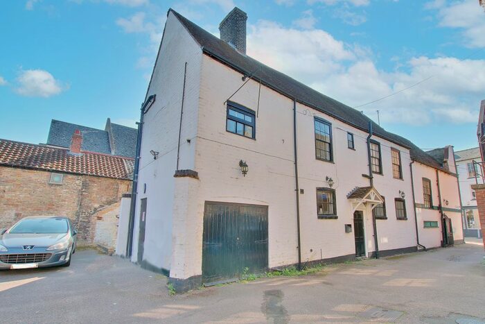 1 Bedroom Maisonette To Rent In Crown Street, St. Ives, Cambs, PE27