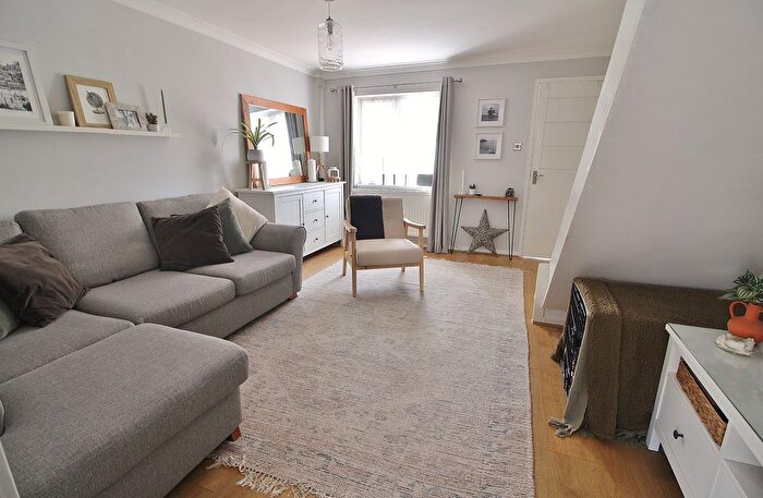 2 Bedroom End Of Terrace House For Sale In Gilbert Way, Waterlooville, PO7