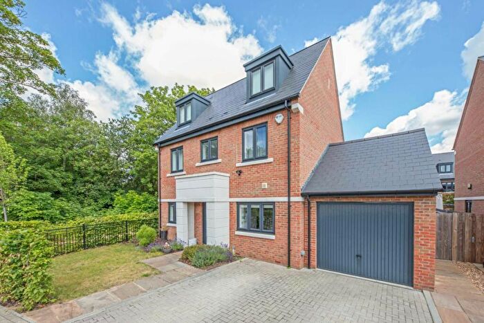 5 Bedroom Detached House To Rent In Bridges Avenue, East Molesey, KT8