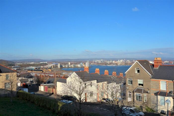 3 Bedroom Town House To Rent In Coronation Terrace, Penarth CF64