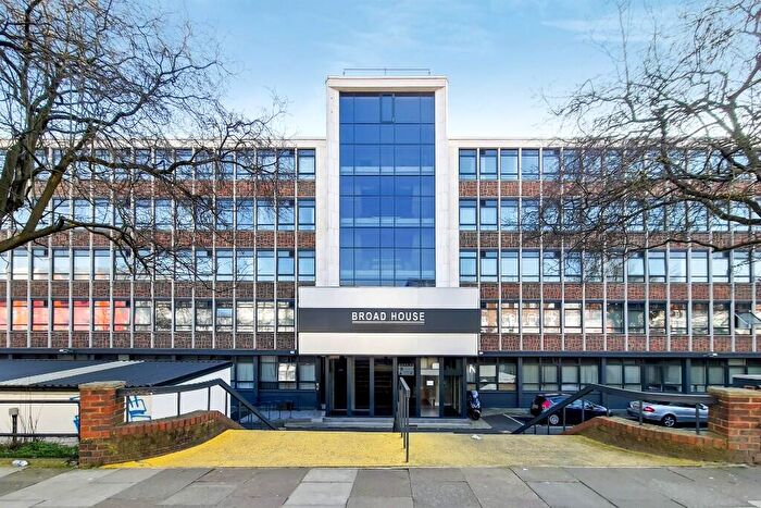 1 Bedroom Flat To Rent In Imperial Drive, Harrow, Middlesex, HA2