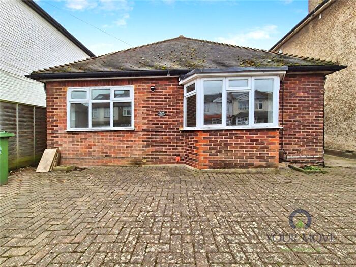 4 Bedroom Bungalow To Rent In Tolworth Park Road, Surbiton, KT6