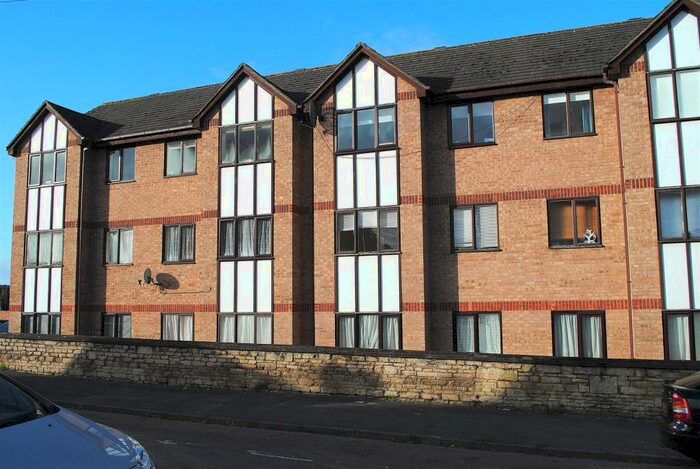 2 Bedroom Flat To Rent In North Street, Rushden, NN10