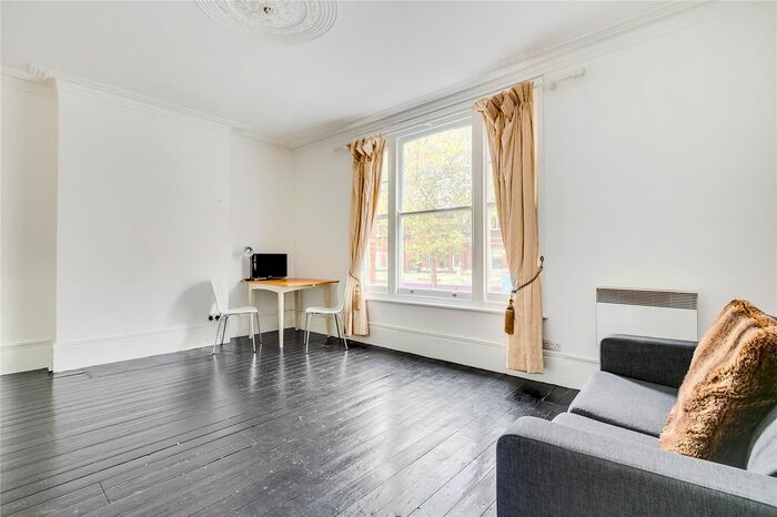 1 Bedroom Flat To Rent In New Kings Road, Parsons Green, London, SW6