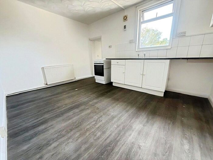 1 Bedroom Flat To Rent In Arden Street, Gillingham, Kent, ME7