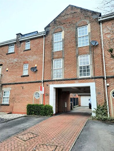 2 Bedroom Mews For Sale In Holland House Road, Walton-Le-Dale, Preston, PR5