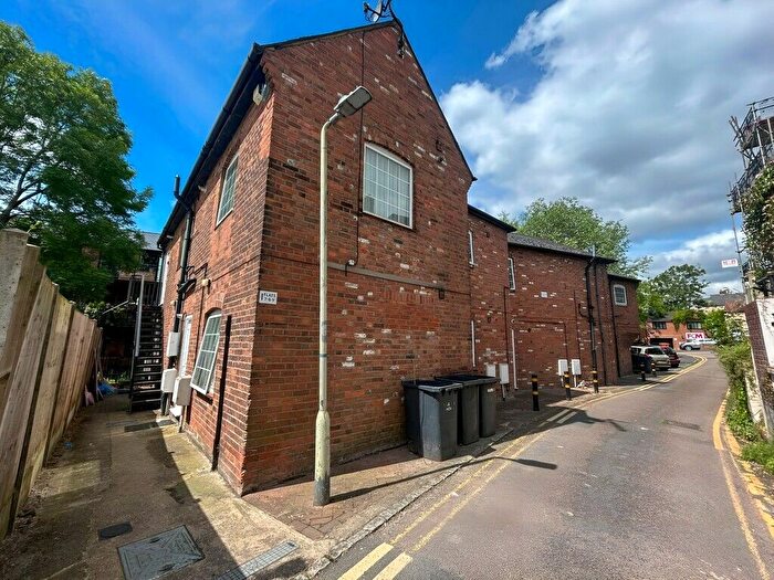 1 Bedroom Flat To Rent In Nutfield Lane, High Wycombe, HP11