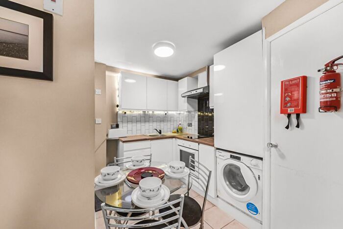 2 Bedroom Flat To Rent In Blaker Road, London, E15