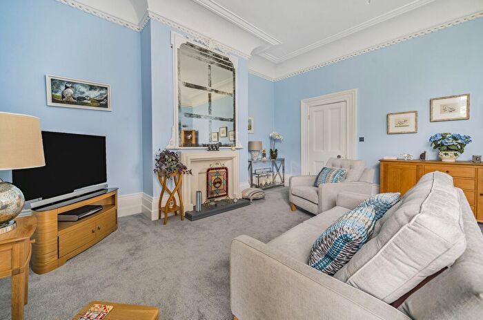 2 Bedroom Flat For Sale In Douglas Avenue, Exmouth, Devon, EX8