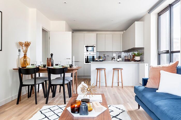 3 Bedroom Flat To Rent In George Street, Croydon, CR0