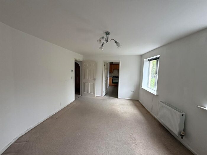 2 Bedroom Flat To Rent In Loxdale Sidings, Bilston, WV14