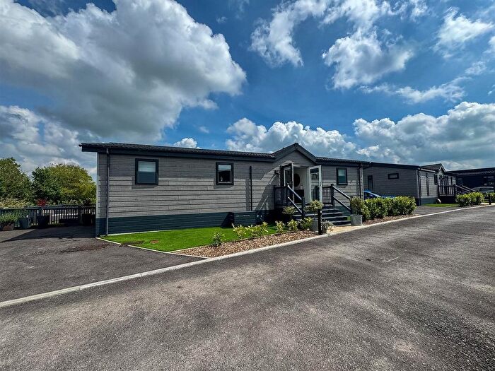 2 Bedroom Mobile/park Home For Sale In Edingworth Road, Edingworth, Weston-Super-Mare, BS24