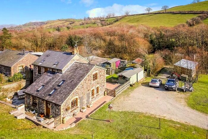 3 Bedroom Detached House For Sale In Pen-Y-Garnedd, Llanrhaeadr Ym Mochnant, Oswestry, Powys, SY10