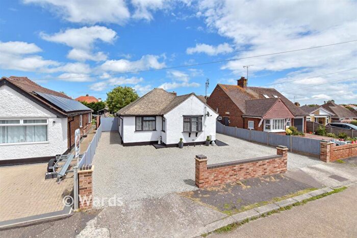 3 Bedroom Detached Bungalow For Sale In Willow Tree Close, Herne Bay, Kent, CT6