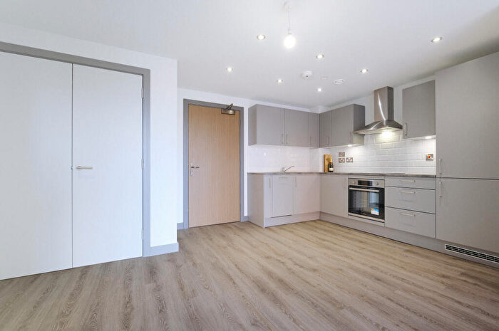 2 Bedroom Flat To Rent In Jq Rise, Goodman Street, Birmingham, Uk, B1