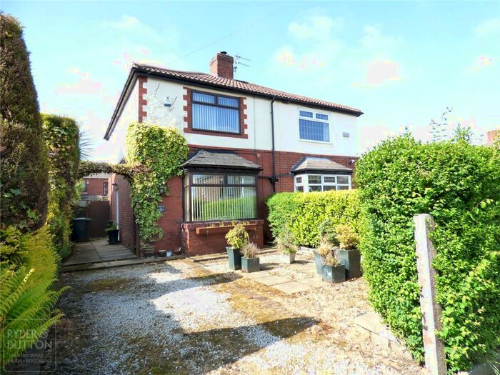 2 Bedroom Semi-Detached House To Rent In Springwood Avenue, Chadderton, Oldham, OL9