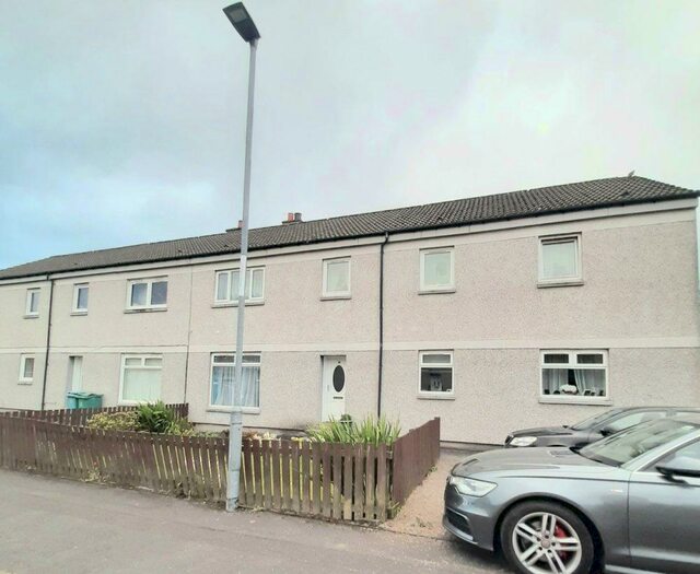 3 Bedroom Flat For Sale In Woodside Crescent, Newmains, ML2