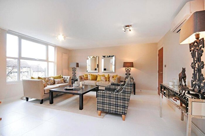 3 Bedroom Apartment To Rent In St. Johns Wood Park, St.Johns Wood, London, NW8