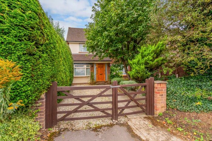 4 Bedroom Detached House To Rent In Imperial Road Windsor, SL4