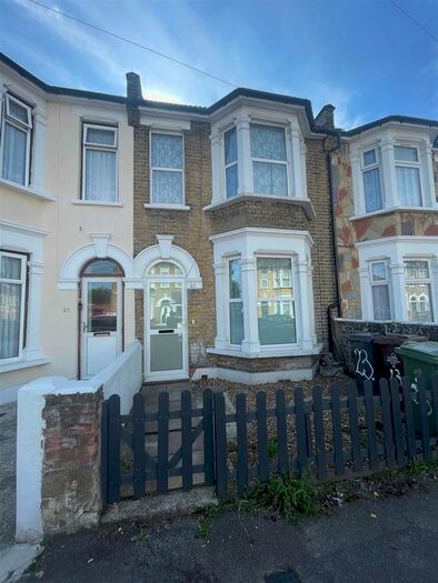 4 Bedroom Property To Rent In Radlix Road, Leyton, London, E10