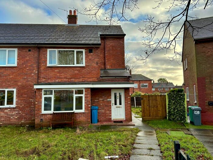 3 Bedroom Flat To Rent In Cornishway, Wythenshawe, Manchester, M22