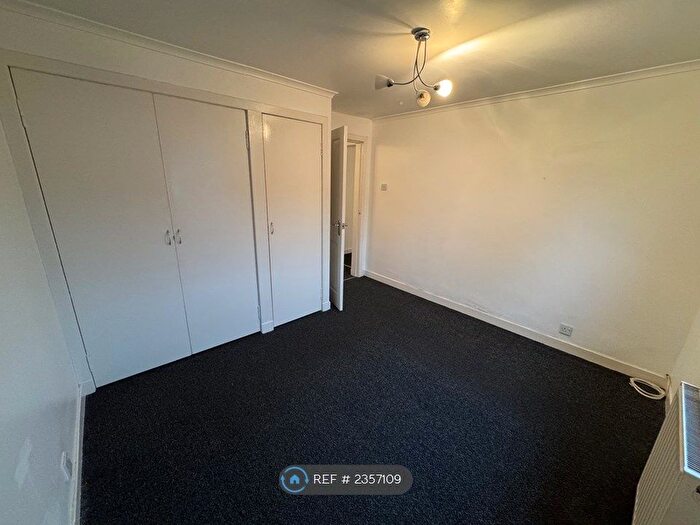 1 Bedroom Flat To Rent In Knock Way, Paisley, PA3