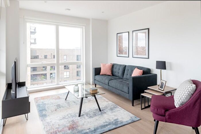 1 Bedroom Flat To Rent In Pechora Way, London, E14