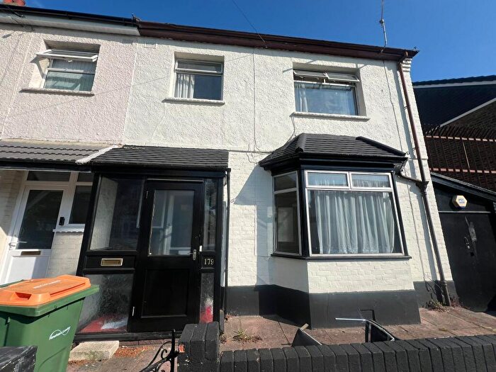 3 Bedroom End Of Terrace House To Rent In Kempton Road, Newham, London, Greater London, E6